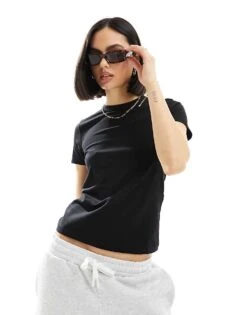 JJXX Fitted T-shirt In Black For Women